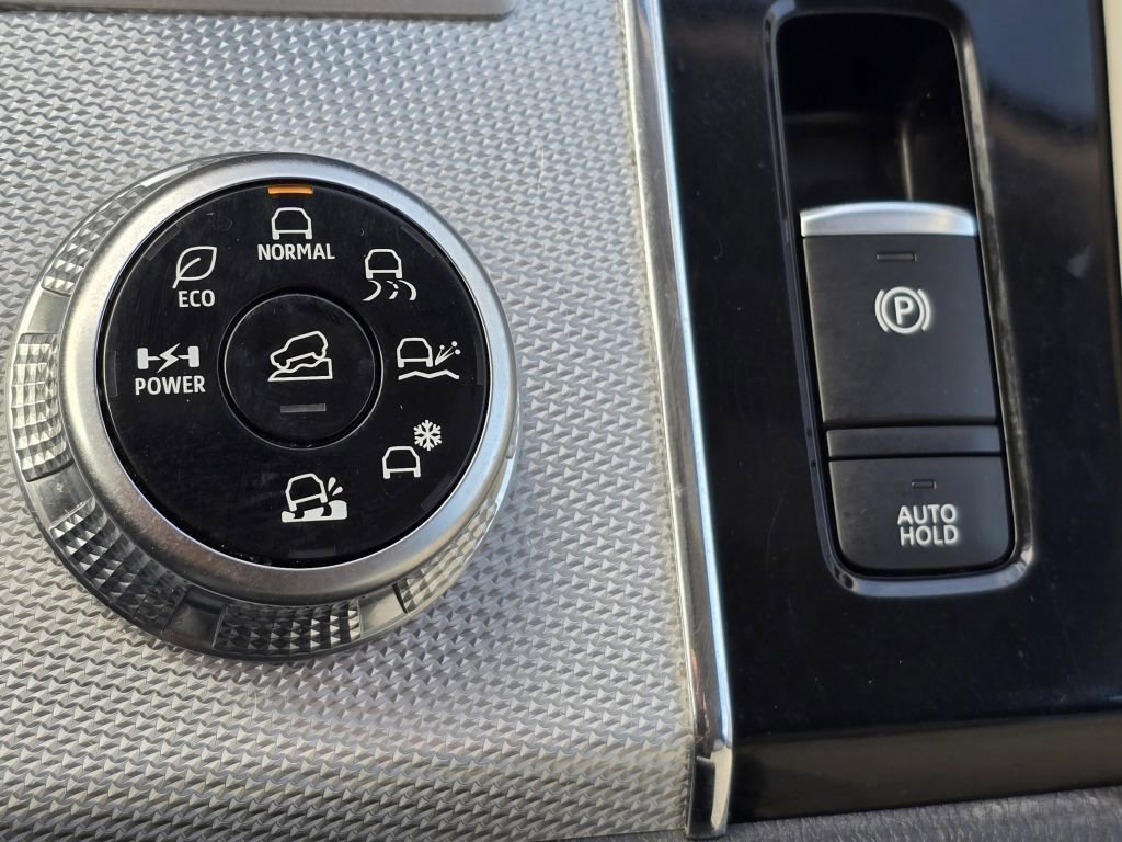 Used 2023 Mitsubishi Outlander SEL image 10