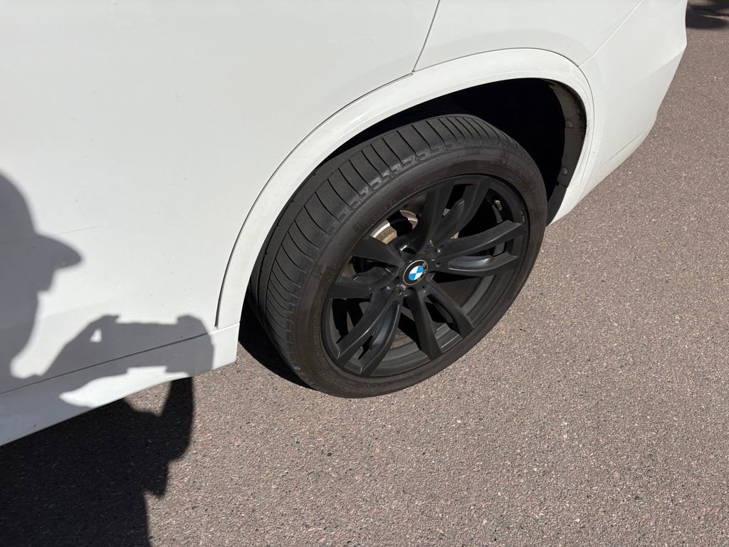 Used 2017 BMW X5 xDrive40e image 11