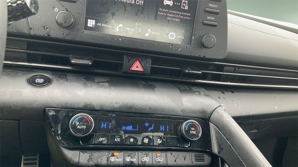 Certified 2025 Hyundai Elantra Sport image 22