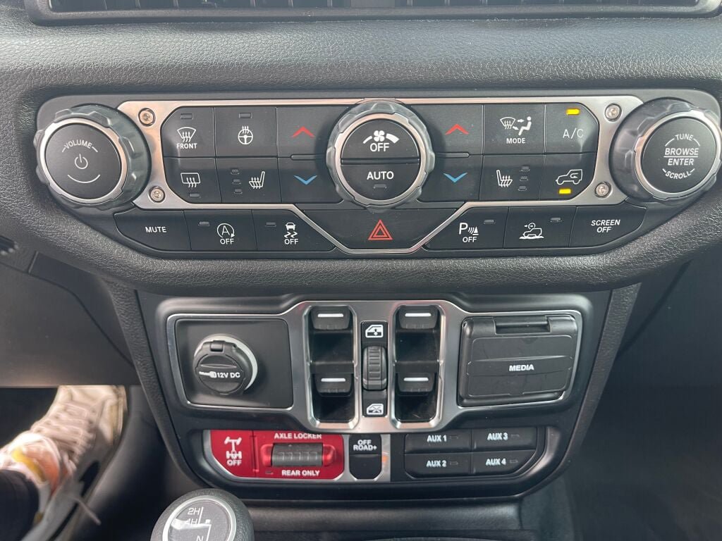Used 2024 Jeep Gladiator Sport AWD/4WD image 12