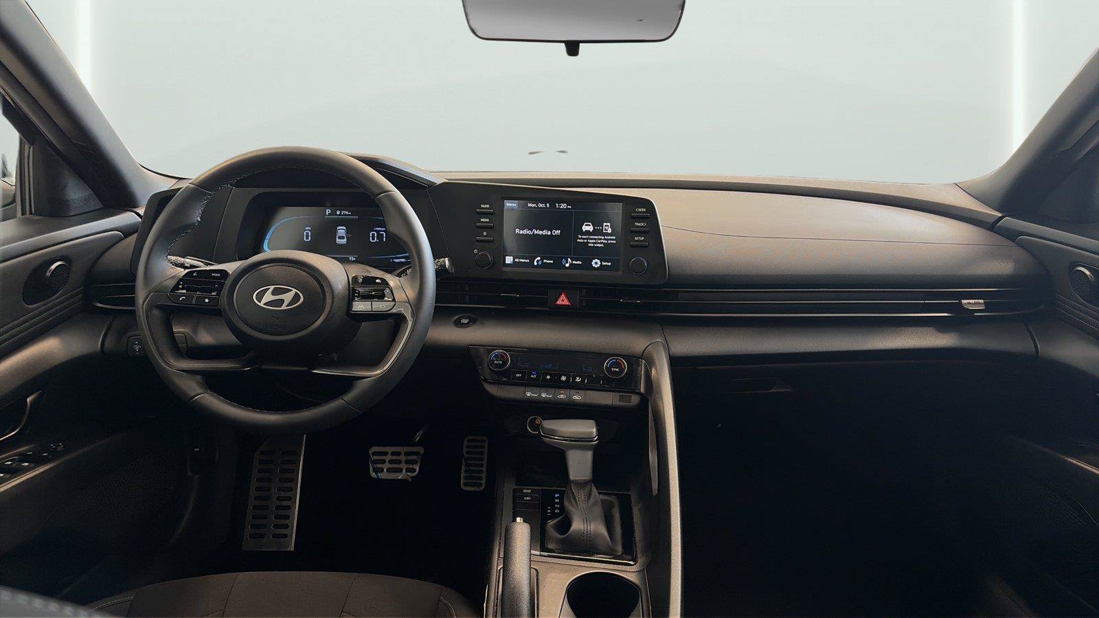 Used 2026 Hyundai Elantra Sport FWD image 11