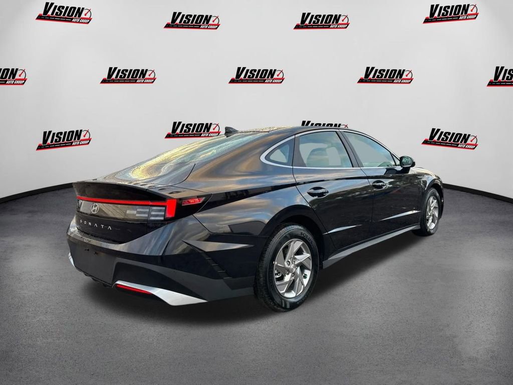 New 2026 Hyundai Sonata SE FWD image 5
