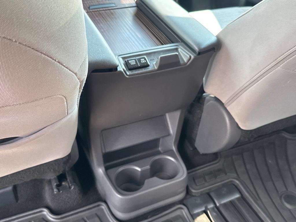 Used 2021 Toyota Sienna LE AWD/4WD image 34