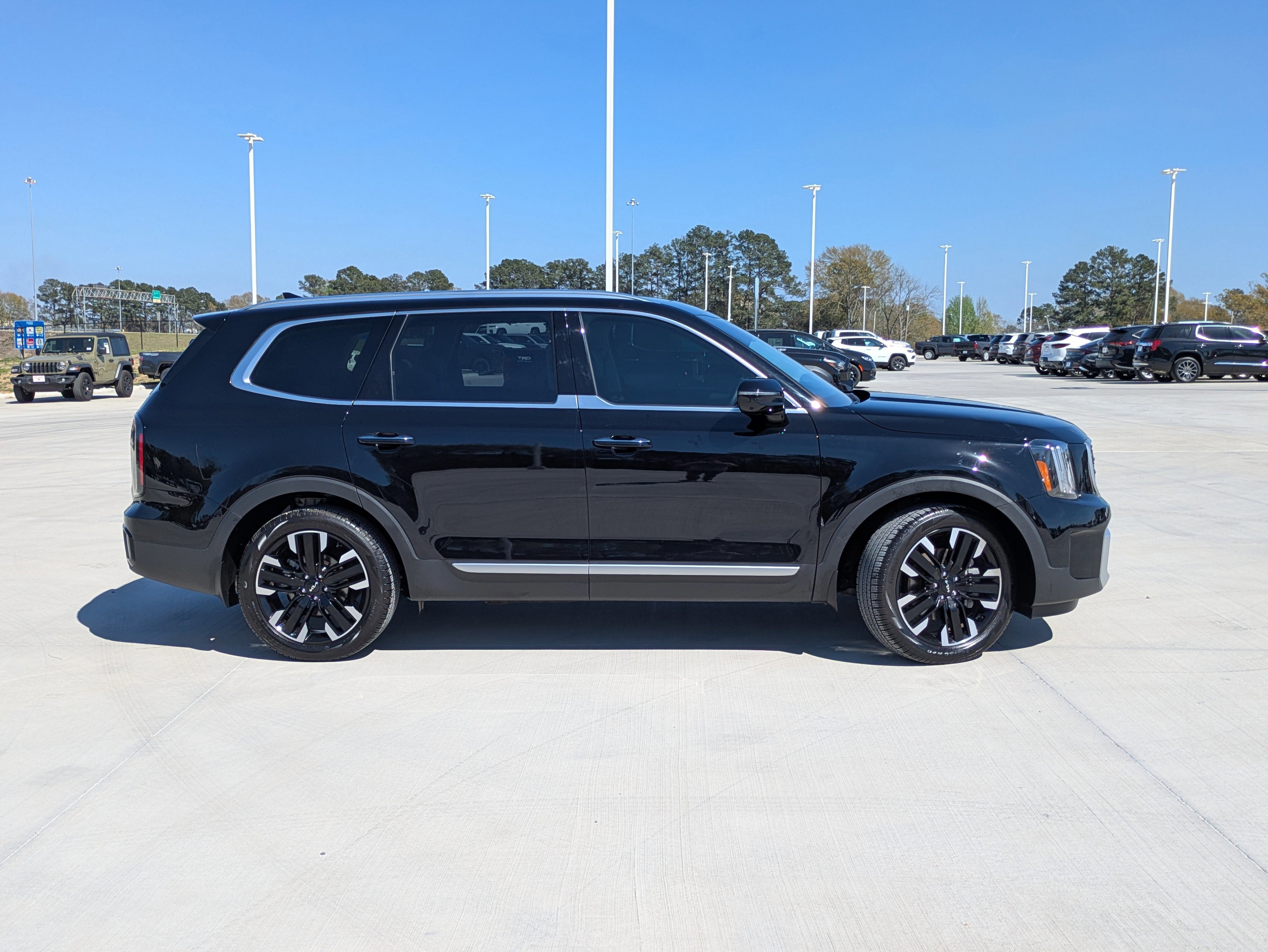 Used 2025 Kia Telluride SX image 8
