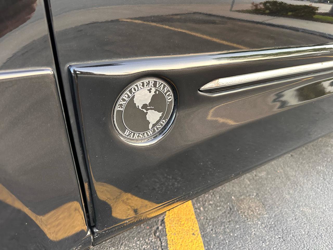 Used 2018 Mercedes-Benz Metris Passenger image 32