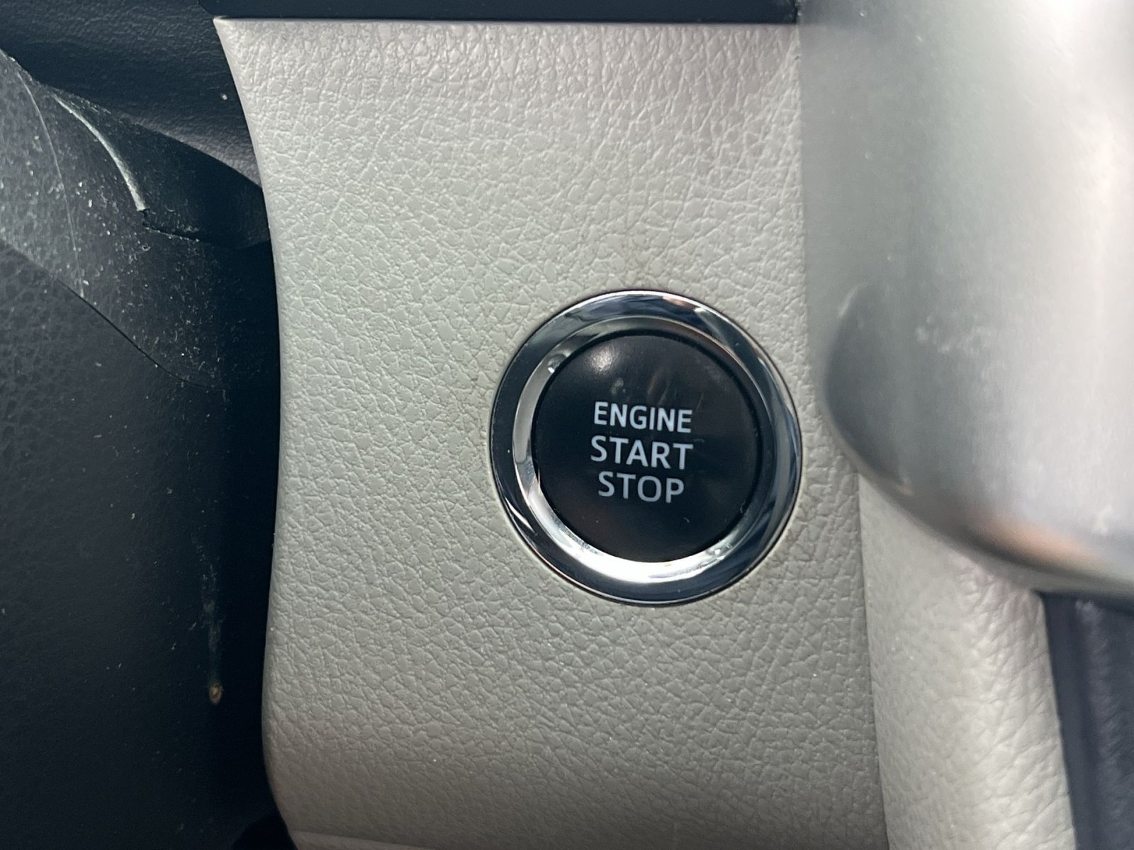 Used 2015 Toyota Highlander Limited AWD/4WD image 33