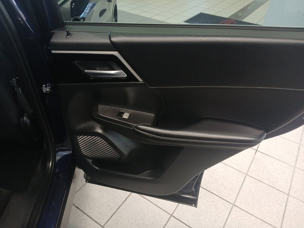 Used 2022 Mitsubishi Outlander SE AWD/4WD image 14