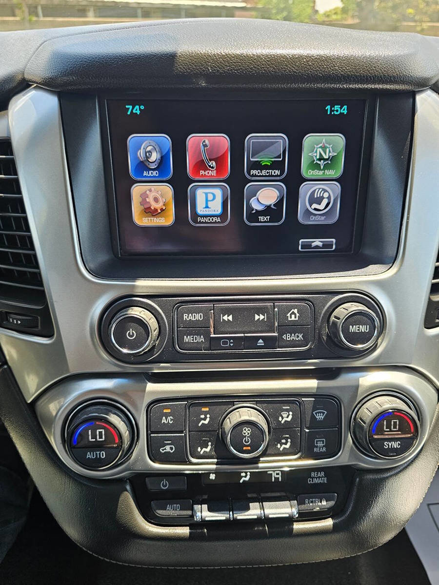Used 2016 Chevrolet Suburban LS RWD image 19