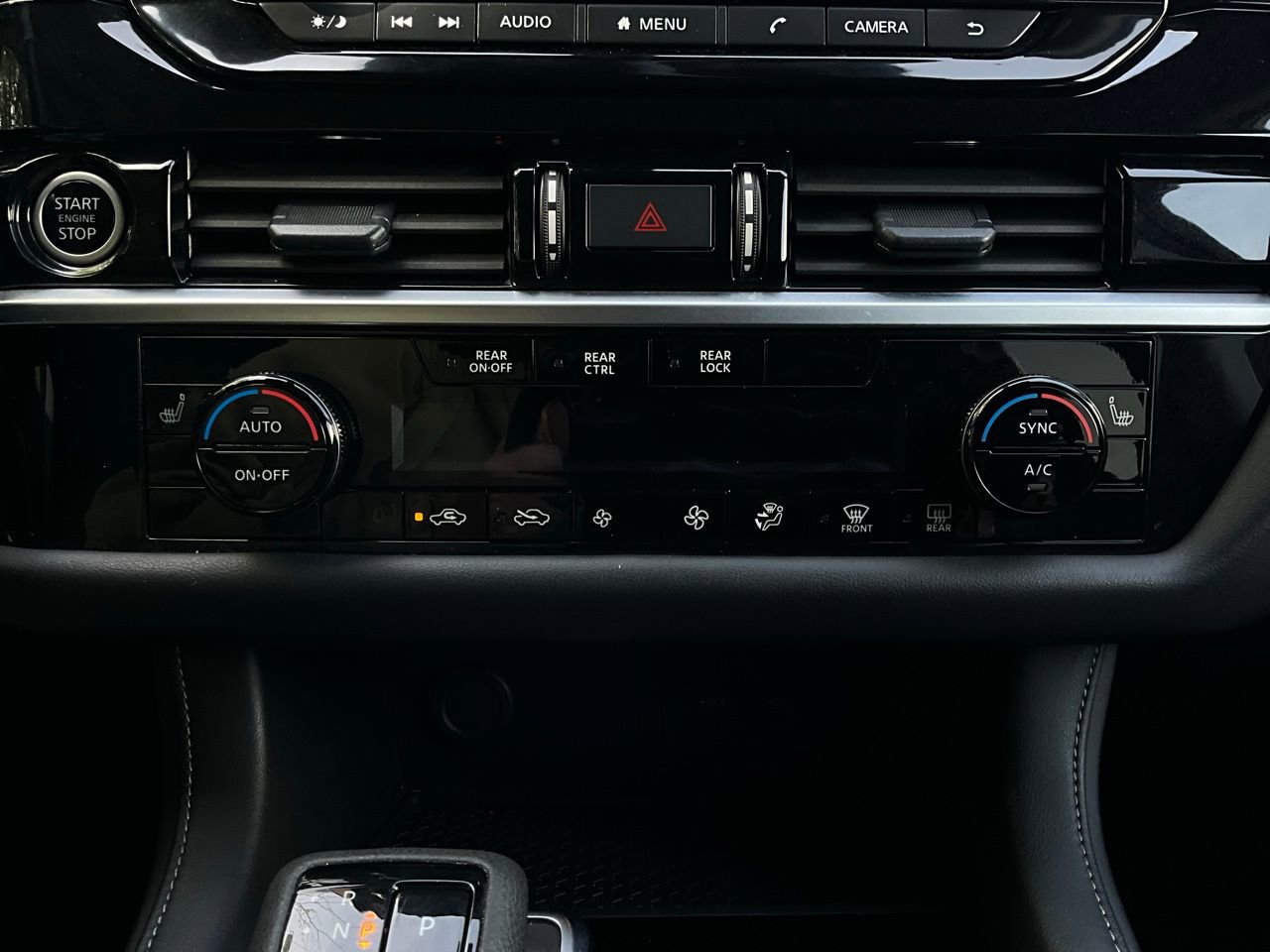 Used 2024 Nissan Pathfinder SV image 28