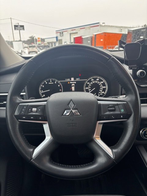 Used 2022 Mitsubishi Outlander SE image 27
