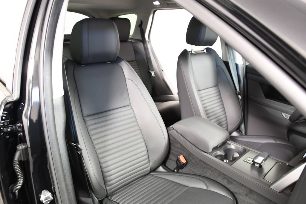 Certified 2025 Land Rover Discovery Sport S AWD/4WD image 20