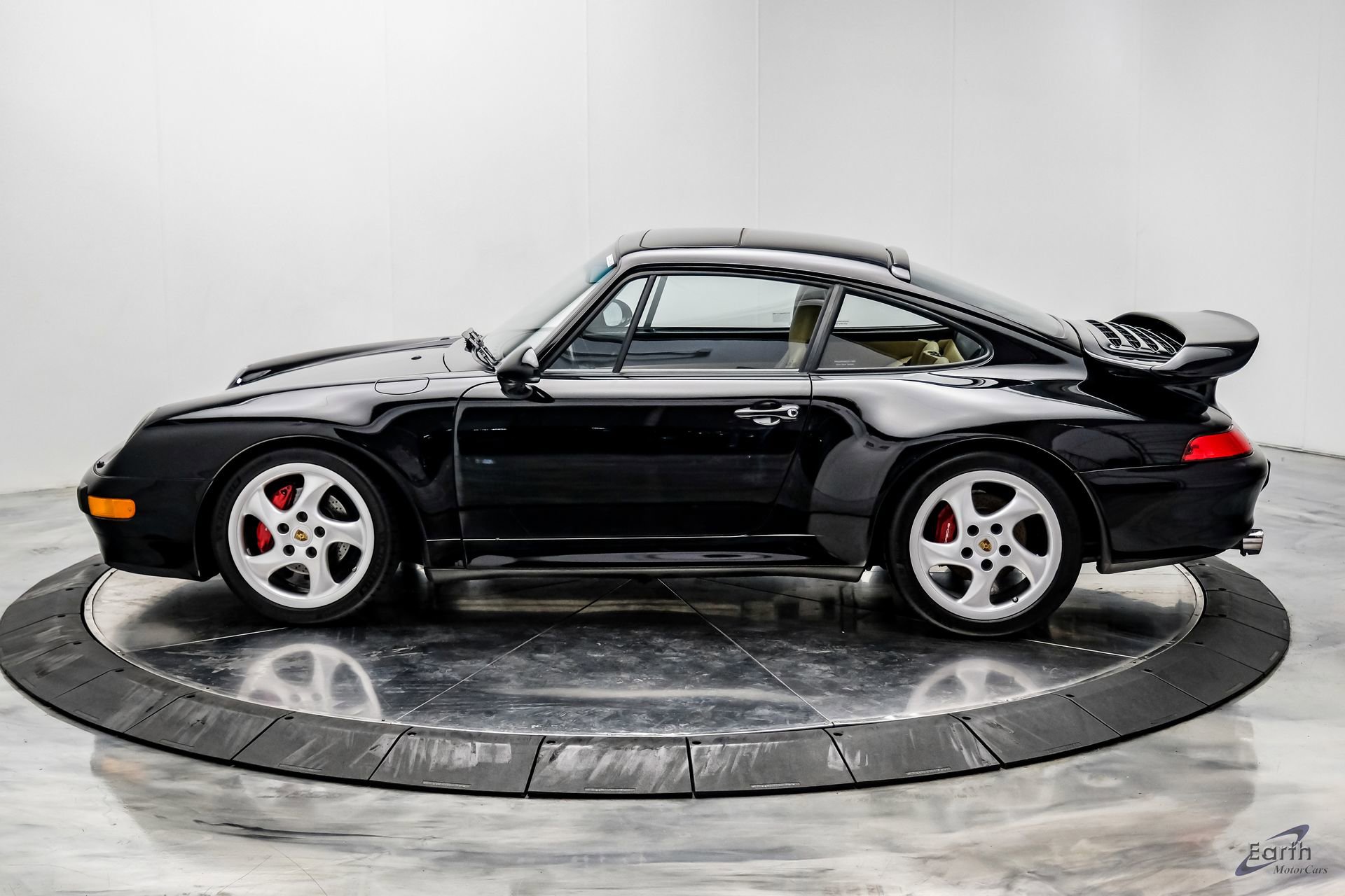 Used 1997 Porsche 911 Carrera S RWD image 11