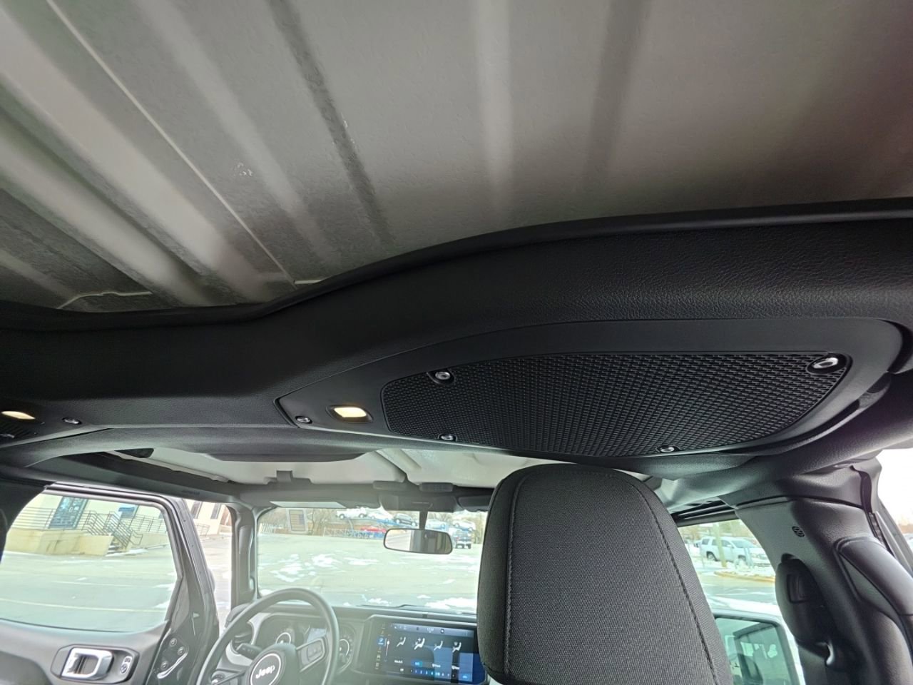 Used 2025 Jeep Gladiator Sport image 25