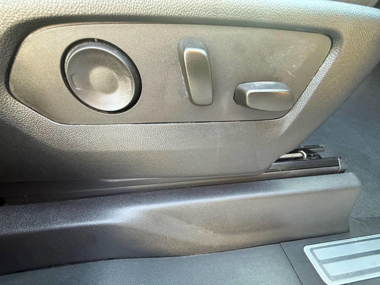 Used 2023 Chevrolet Silverado 1500 LTZ w/ LTZ Convenience Package II AWD/4WD image 35