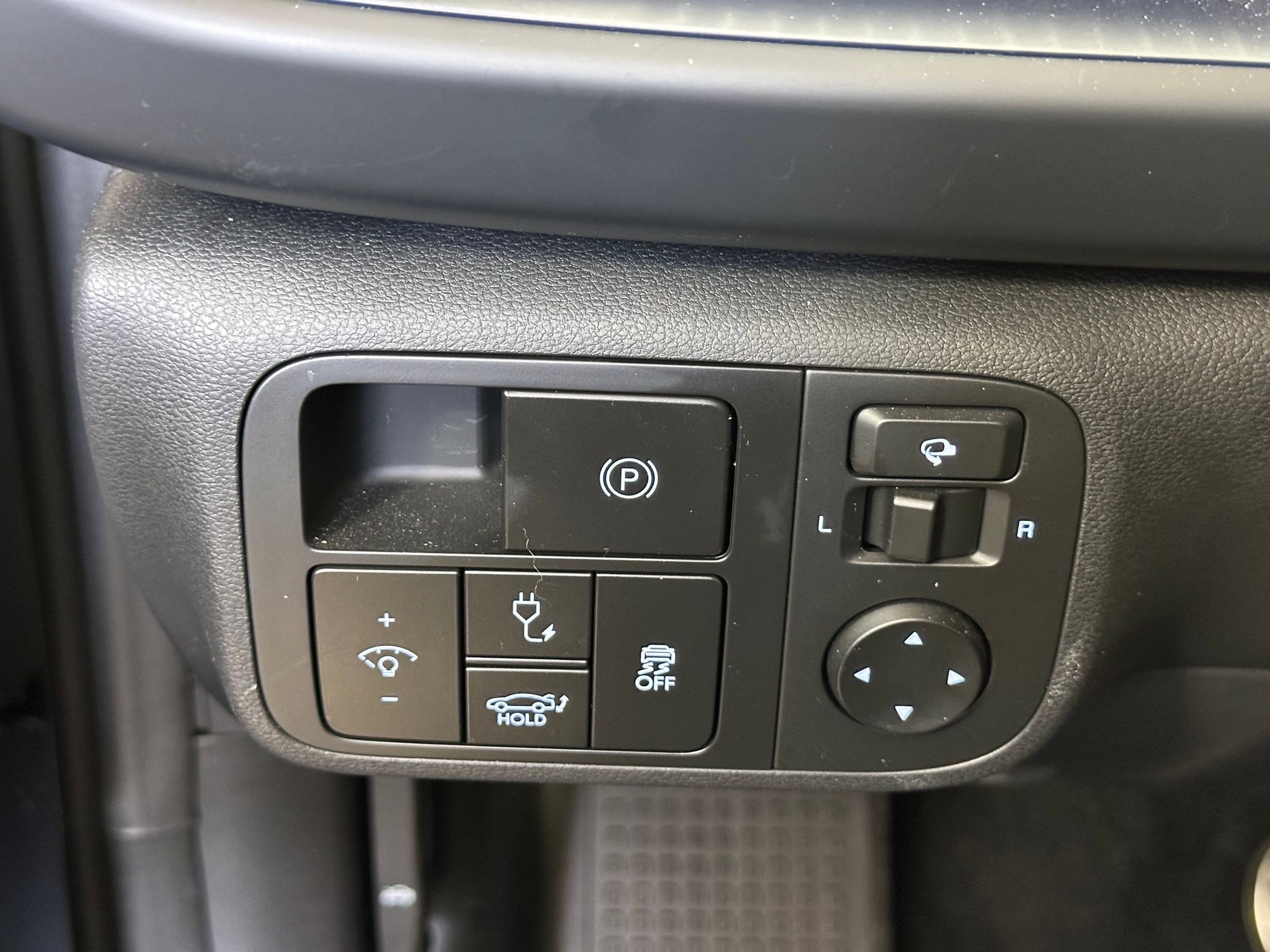 Used 2024 Hyundai Ioniq 6 Limited image 15