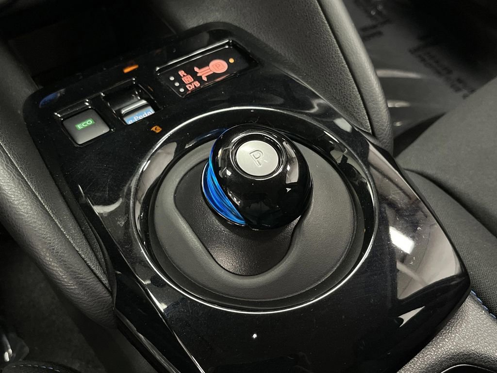Used 2025 Nissan Leaf SV Plus image 21