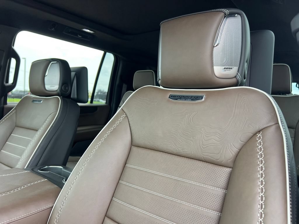 New 2026 GMC Yukon XL Denali Ultimate w/ LPO, Floor Liner Package AWD/4WD image 12