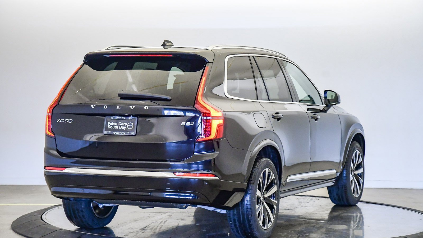 New 2026 Volvo XC90 B5 Core image 5