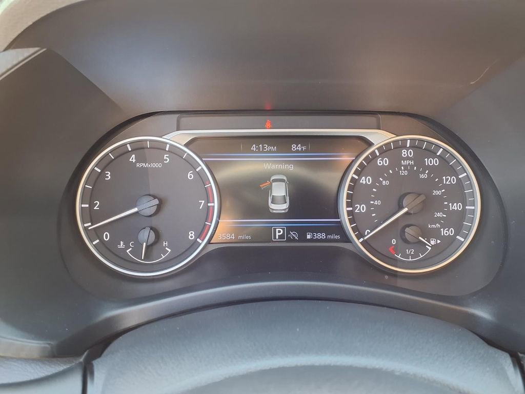 Used 2025 Nissan Sentra SR w/ SR Premium Package FWD image 16