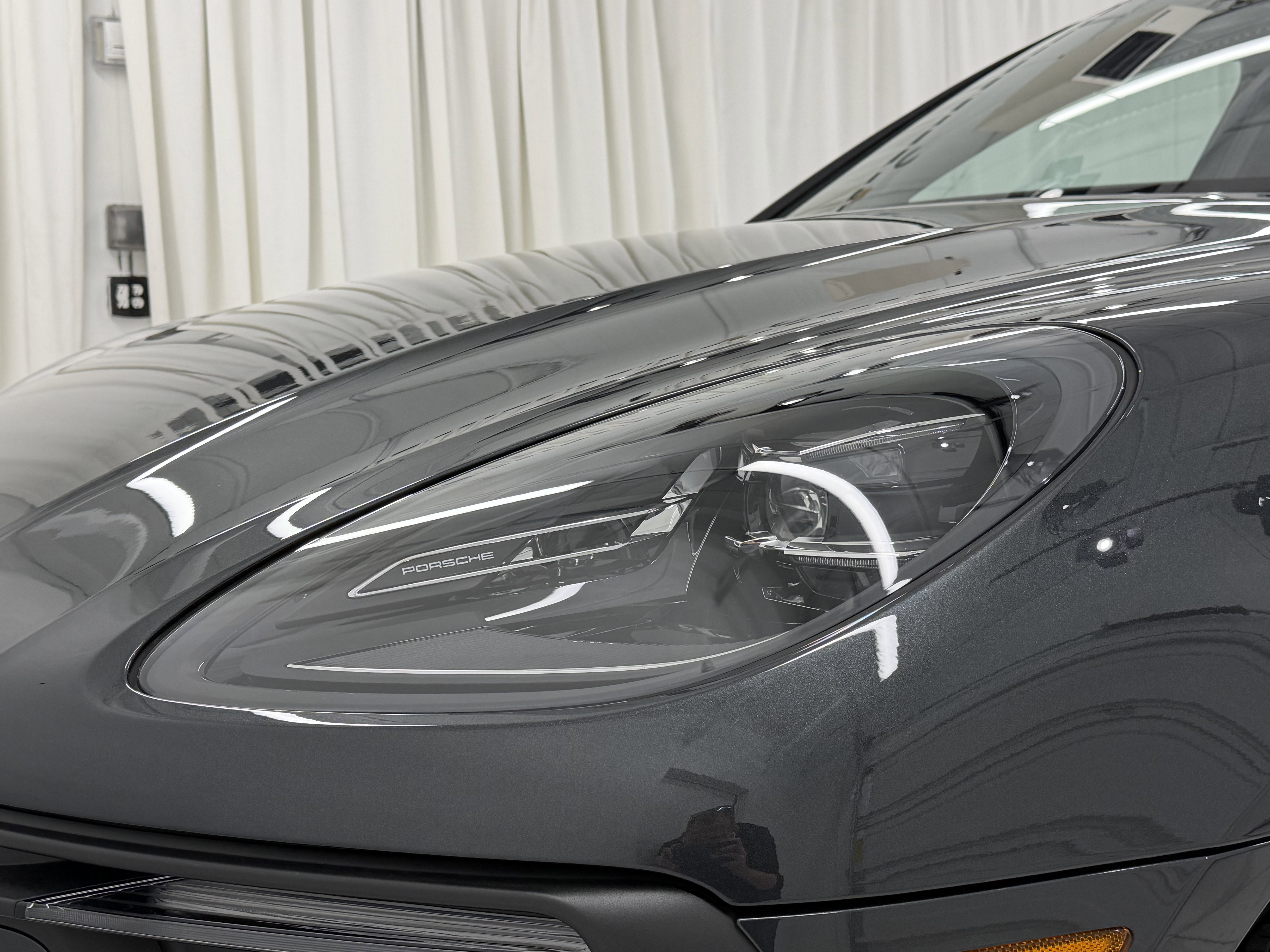 Certified 2025 Porsche Macan image 17