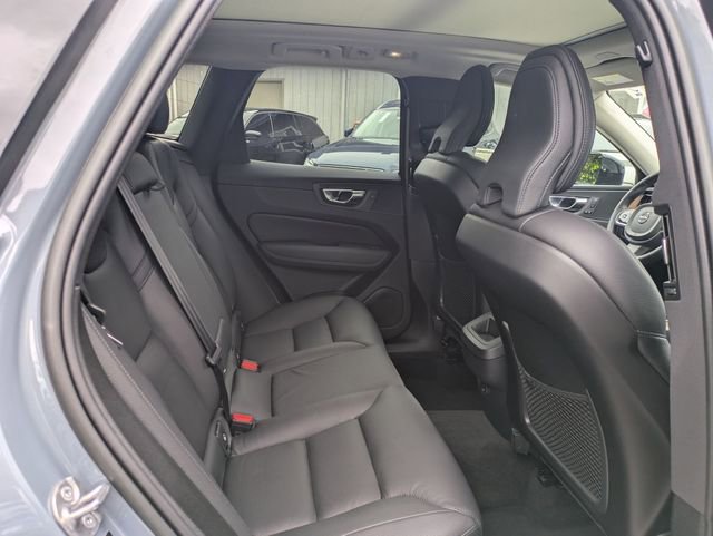 Certified 2023 Volvo XC60 B5 Plus w/ Protection Package Premier AWD/4WD image 29