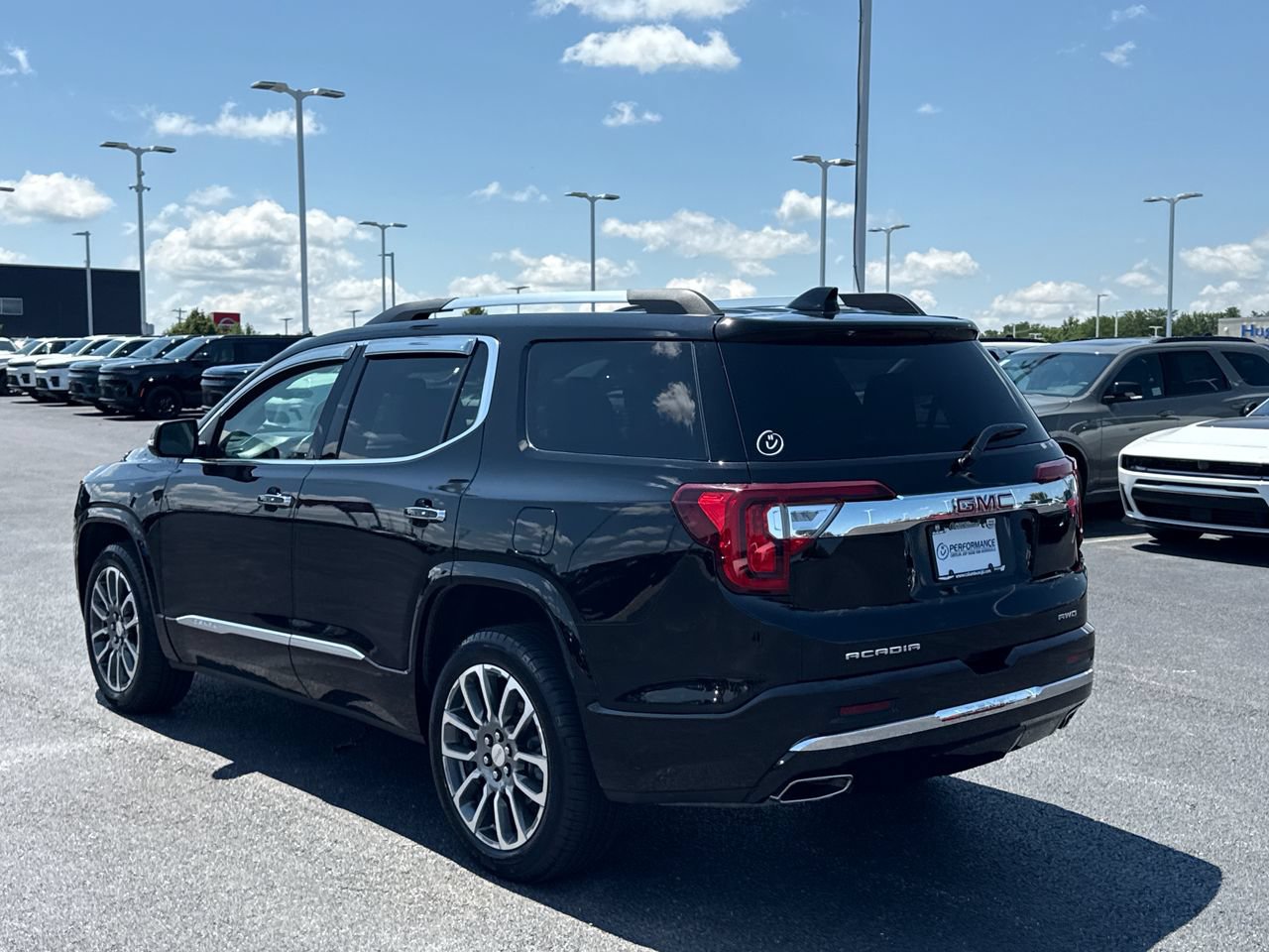 Used 2023 GMC Acadia Denali AWD/4WD image 5