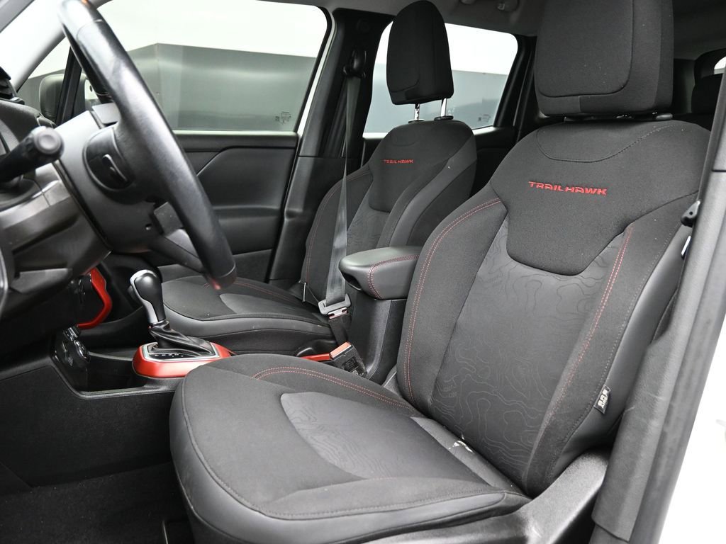 Used 2020 Jeep Renegade Trailhawk w/ UConnect 8.4 Nav Group AWD/4WD image 10