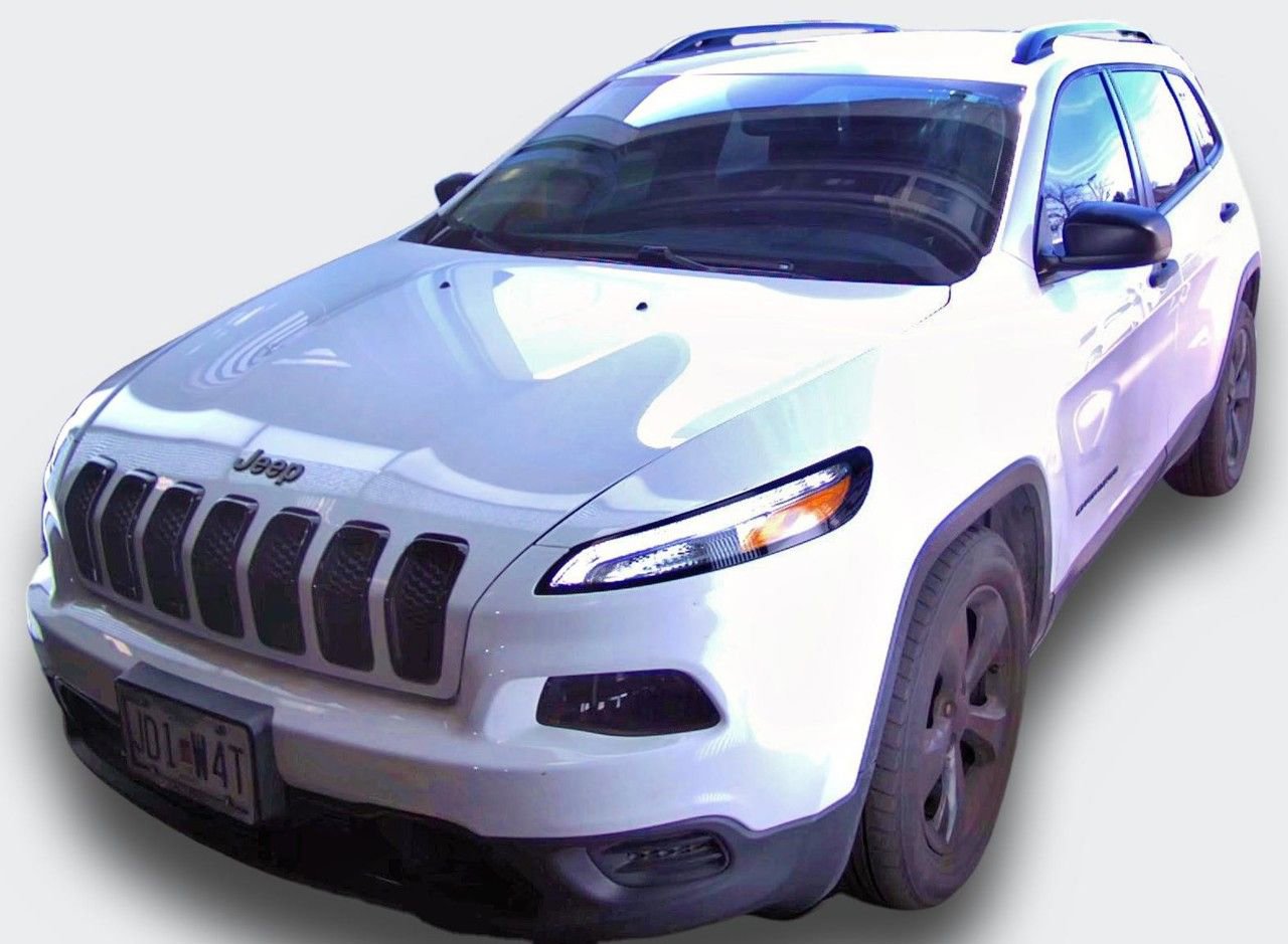 Used 2017 Jeep Cherokee Sport image 3