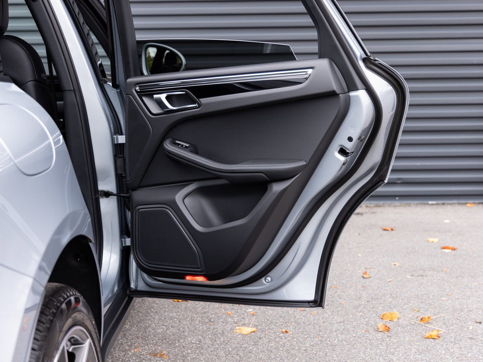 Certified 2026 Porsche Macan image 29