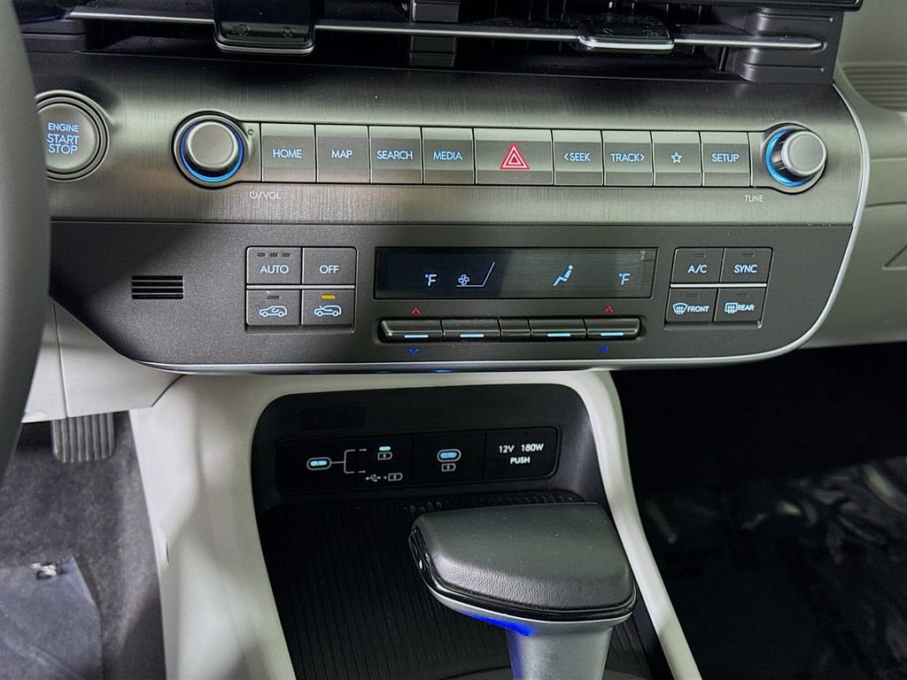 Certified 2025 Hyundai Kona SEL AWD/4WD image 10