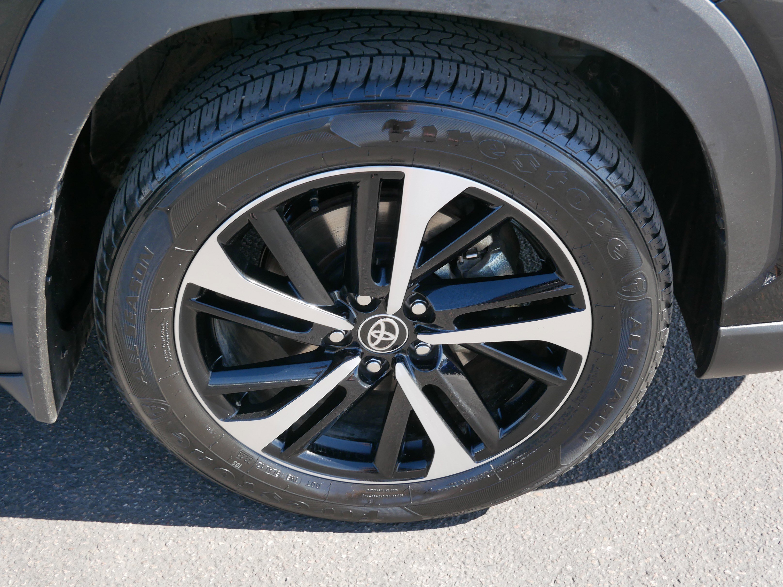 Used 2023 Toyota Corolla Cross XSE w/ Convenience Package image 15