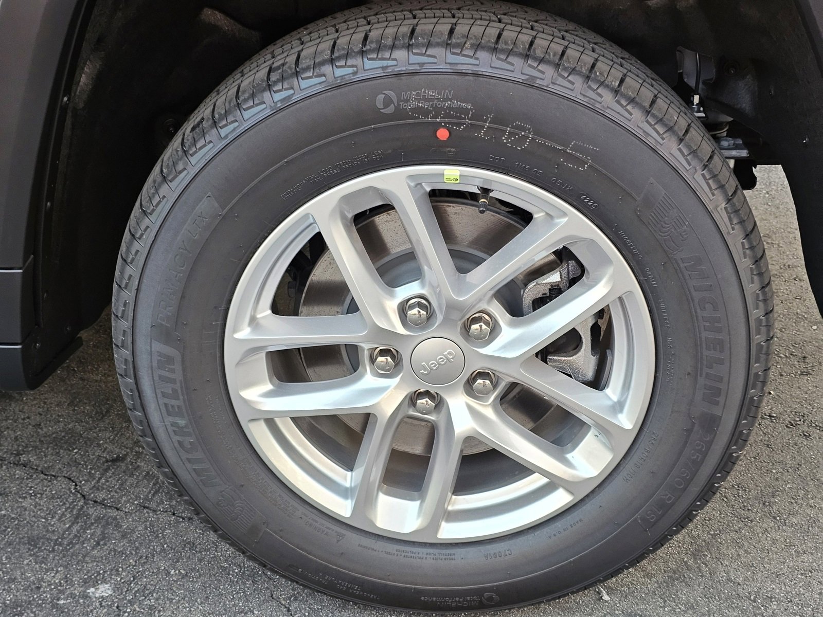 New 2025 Jeep Grand Cherokee L Laredo image 9