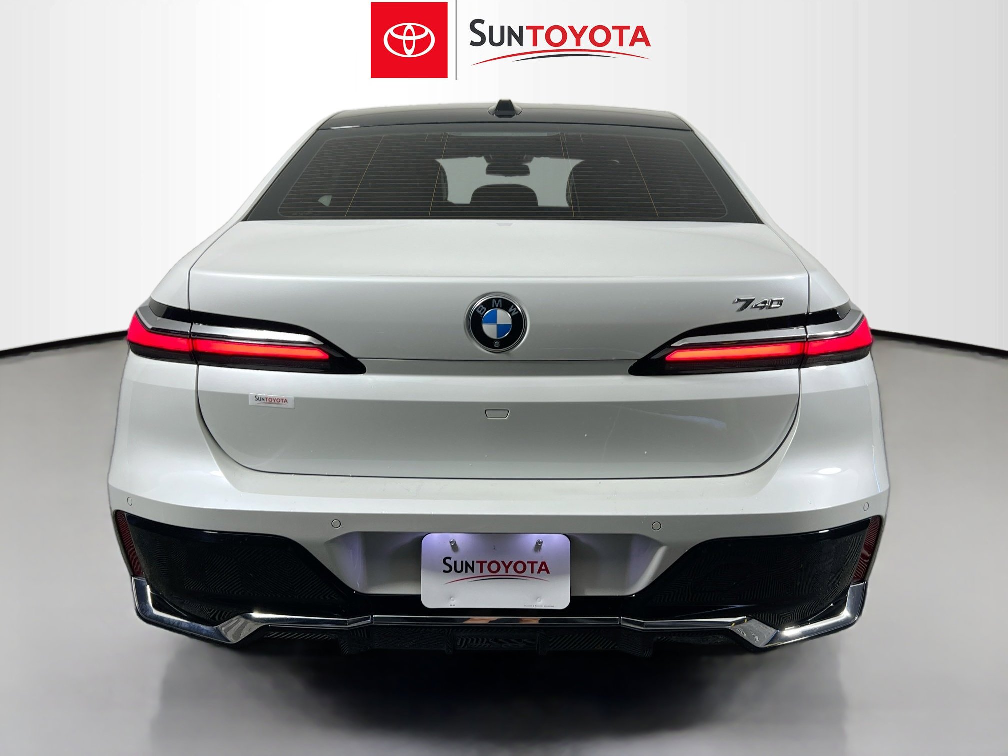 Used 2024 BMW 740i RWD image 5