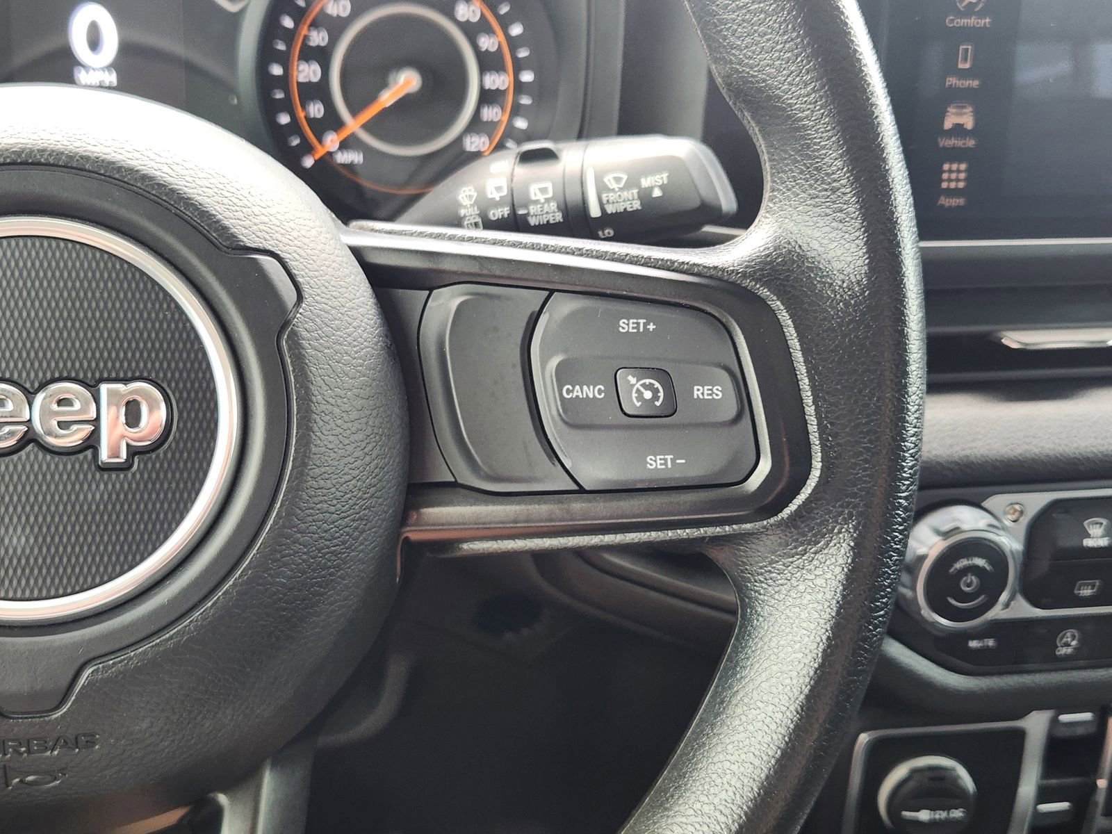 Used 2025 Jeep Wrangler Sport image 31