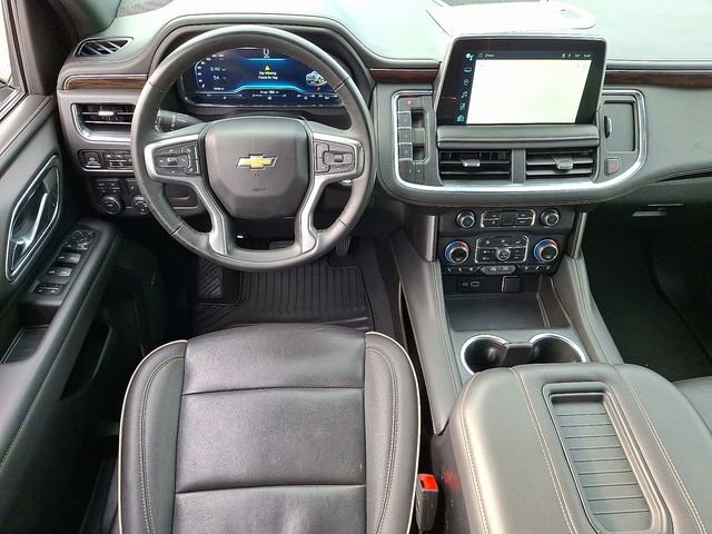 Used 2024 Chevrolet Suburban Premier image 11