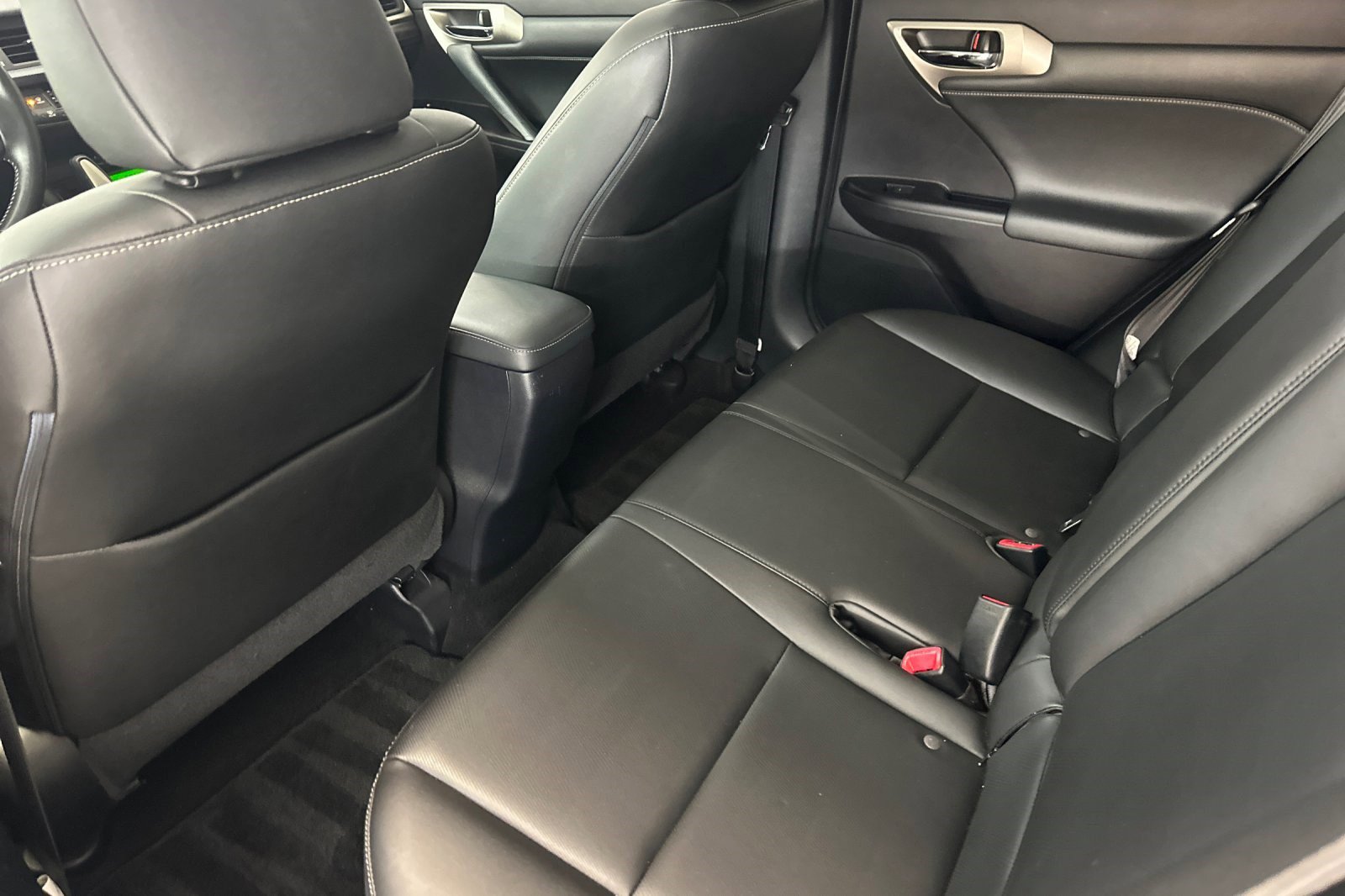 Used 2014 Lexus CT 200h image 25