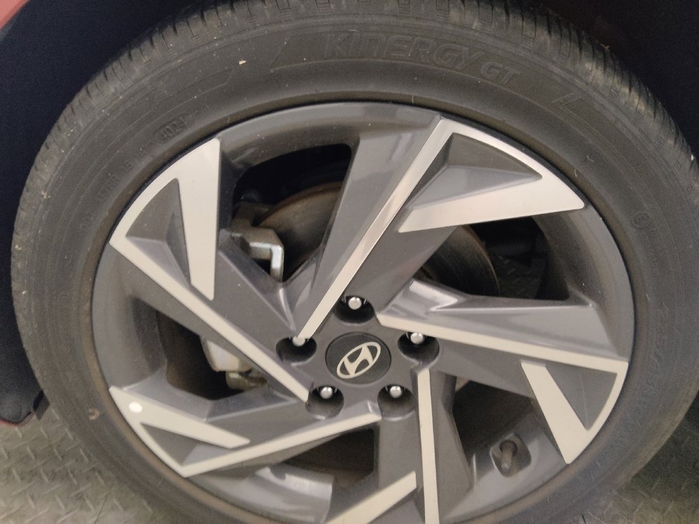 Used 2025 Hyundai Elantra SEL image 31