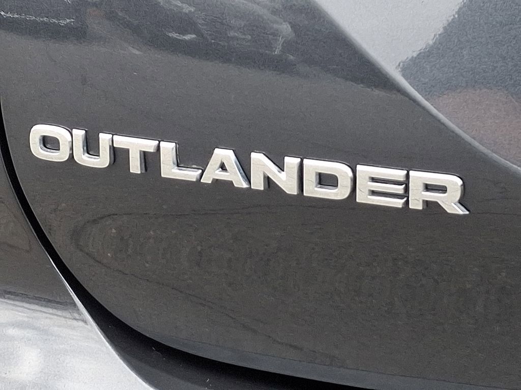 Used 2024 Mitsubishi Outlander SE Black Edition image 31