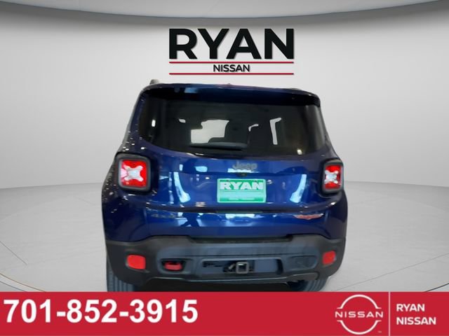 Used 2016 Jeep Renegade Trailhawk w/ Premium Trailhawk Package image 4