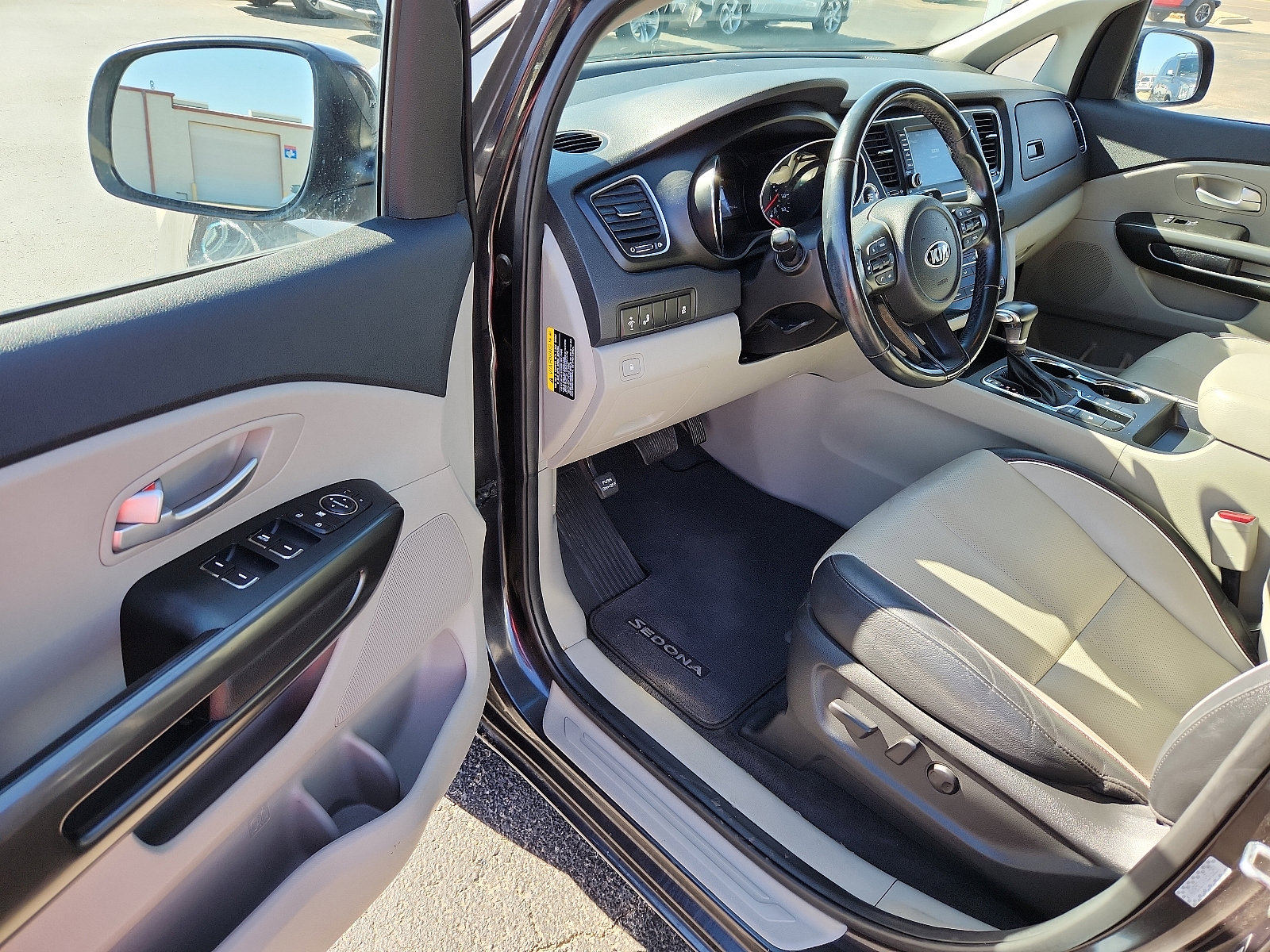 Used 2019 Kia Sedona EX image 6
