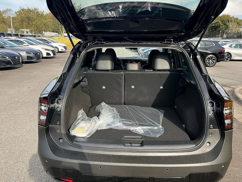 New 2025 Nissan Kicks SR image 25