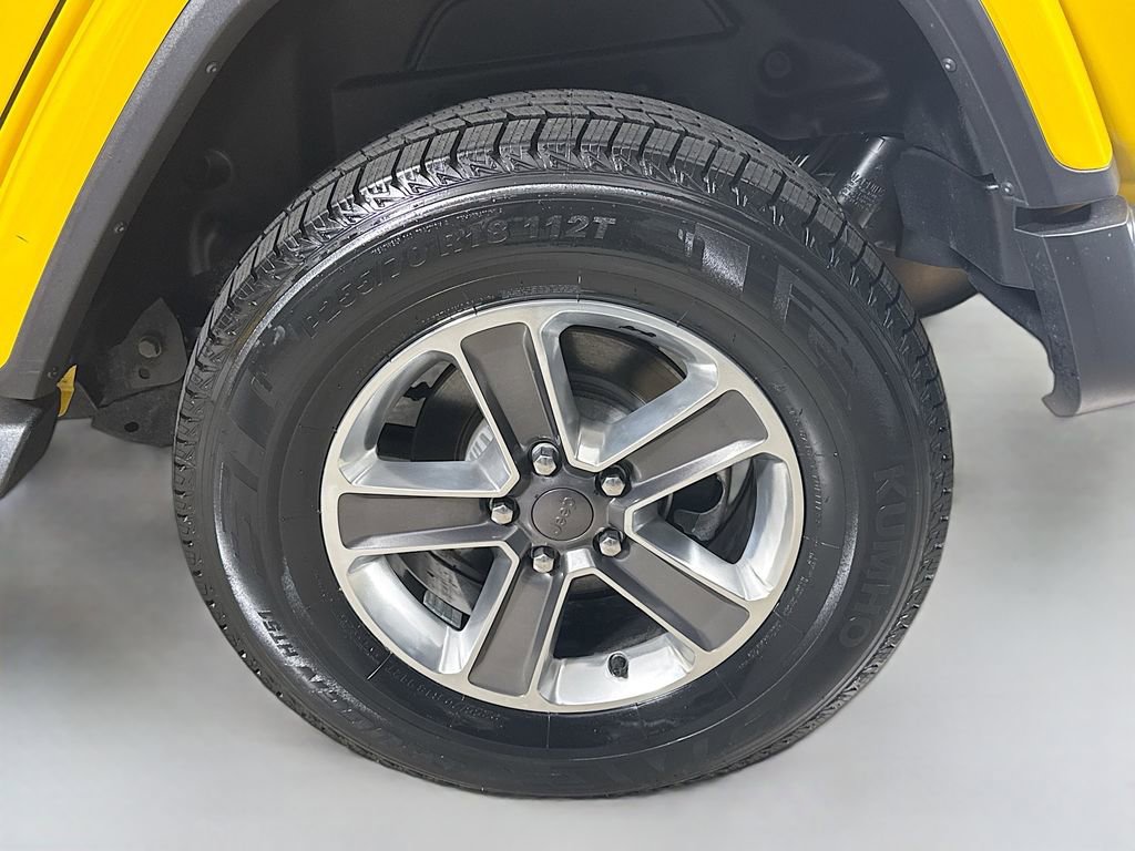 Used 2019 Jeep Wrangler Unlimited Sahara image 28