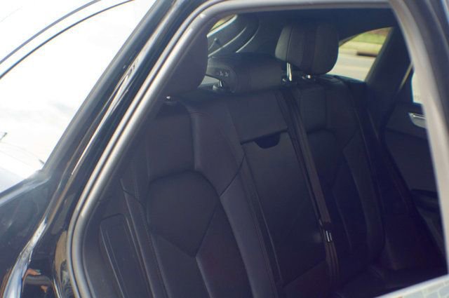 Used 2022 Porsche Macan AWD/4WD image 45
