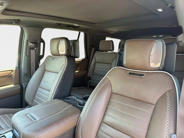 Used 2025 GMC Yukon Denali Ultimate AWD/4WD image 22