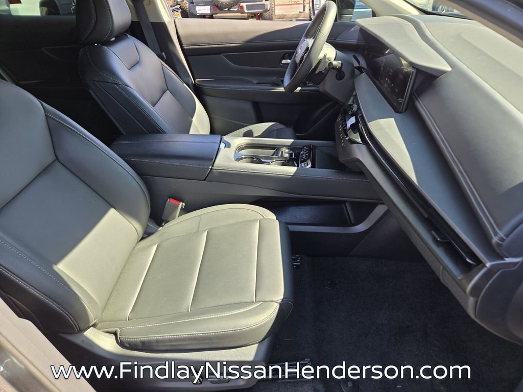 Used 2025 Nissan Murano SV FWD image 16