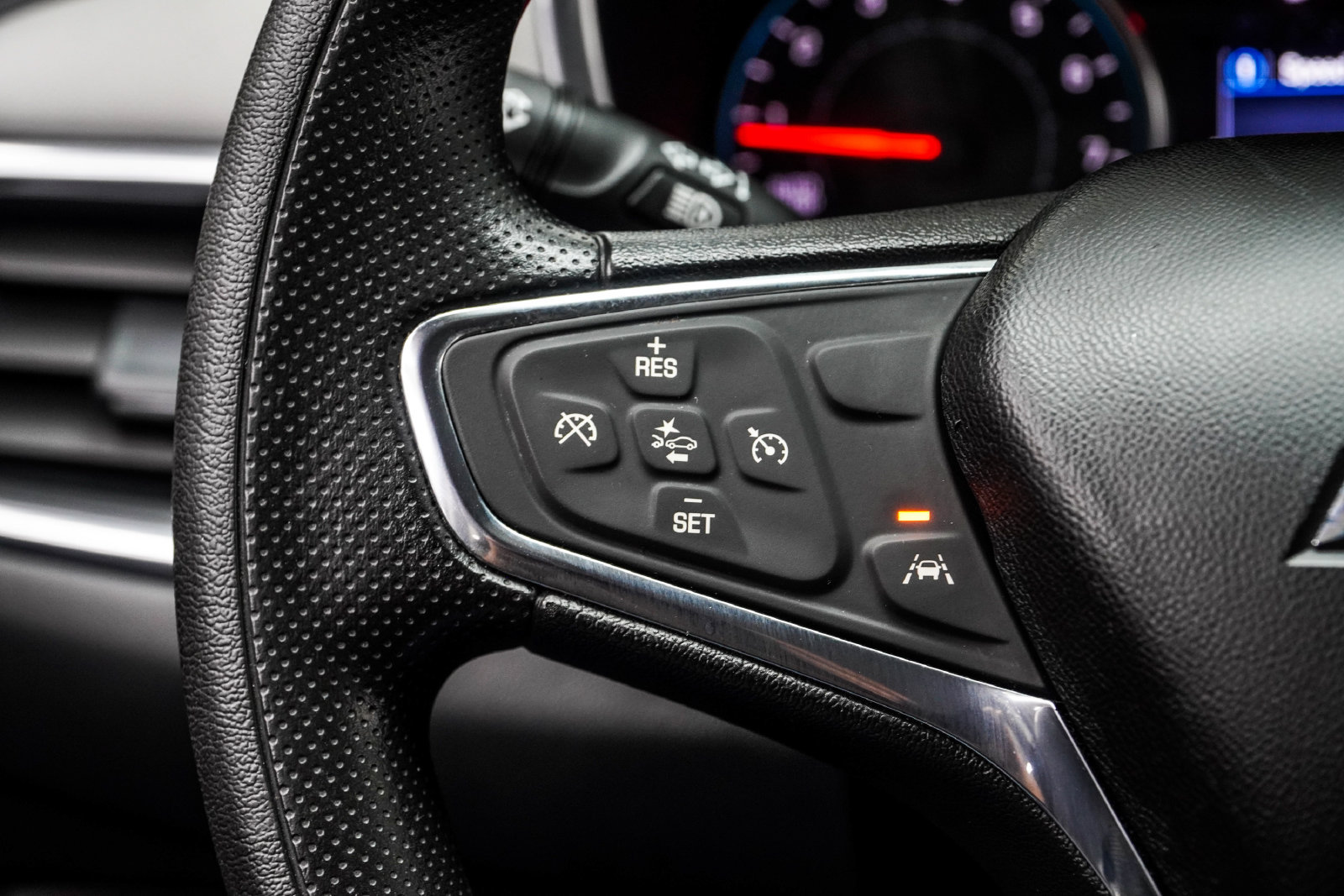 Used 2020 Chevrolet Equinox LT FWD image 28
