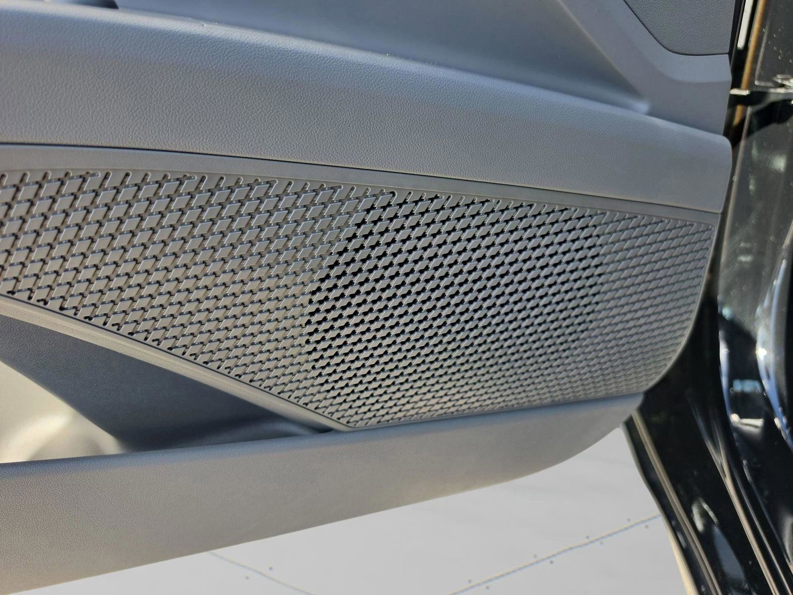 Used 2025 Hyundai Elantra SE image 23