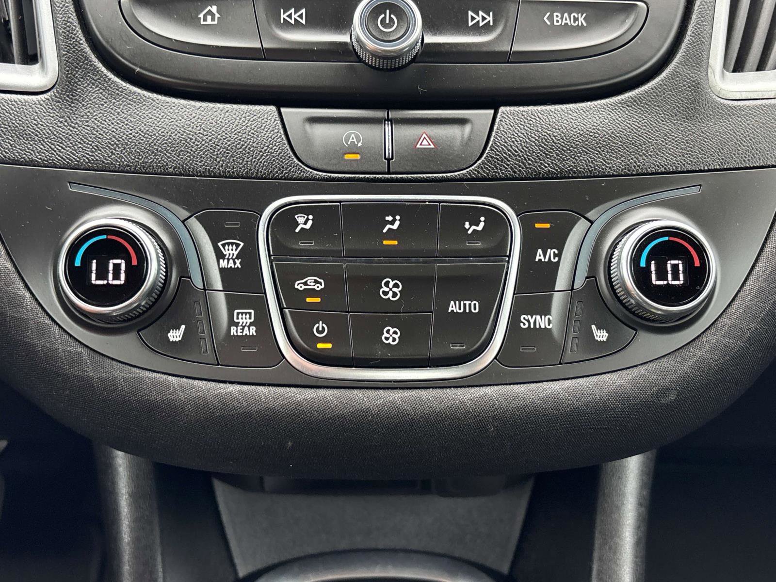 Used 2024 Chevrolet Malibu LT image 21