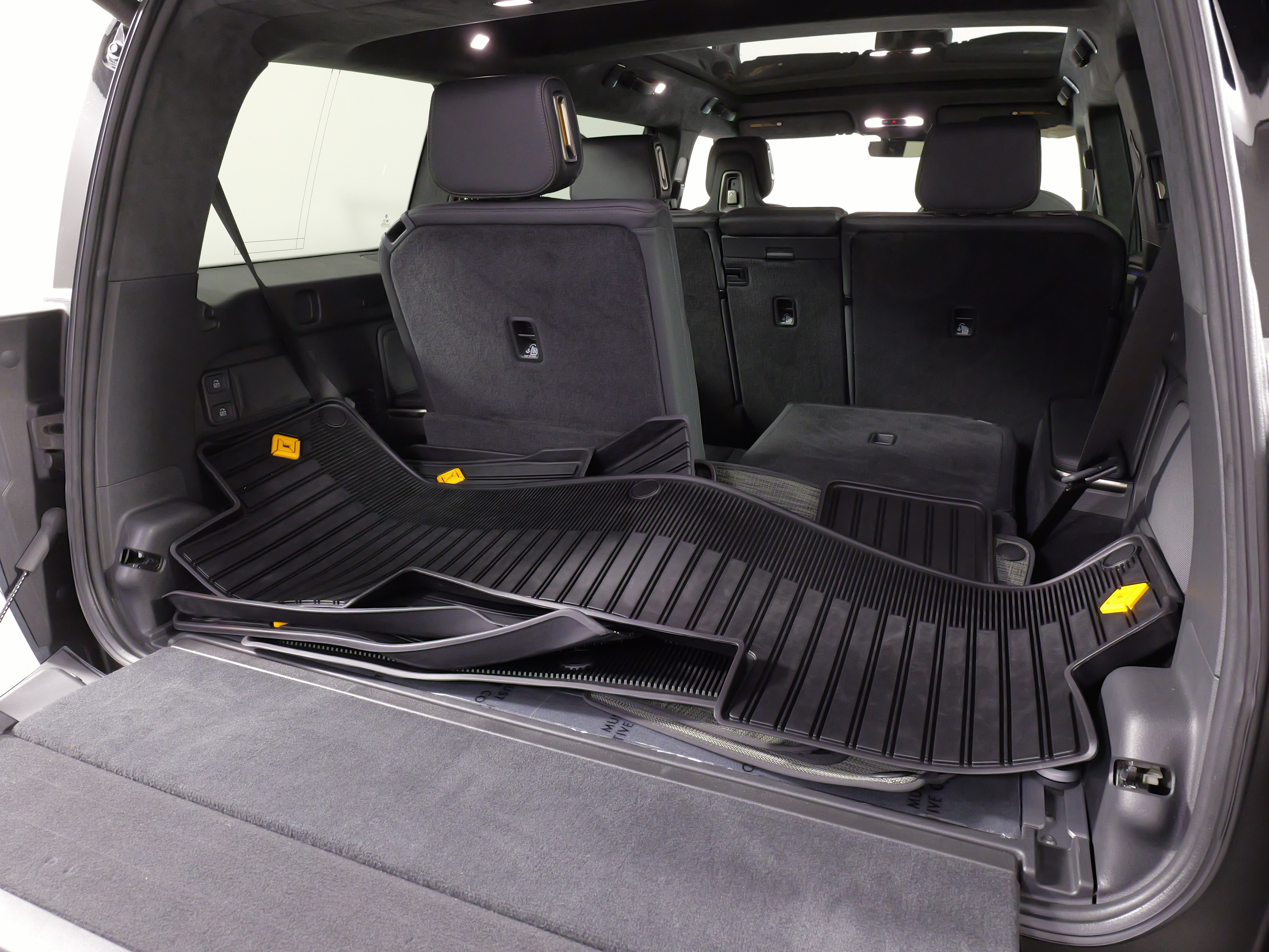 Used 2023 Rivian R1S Adventure AWD/4WD image 69