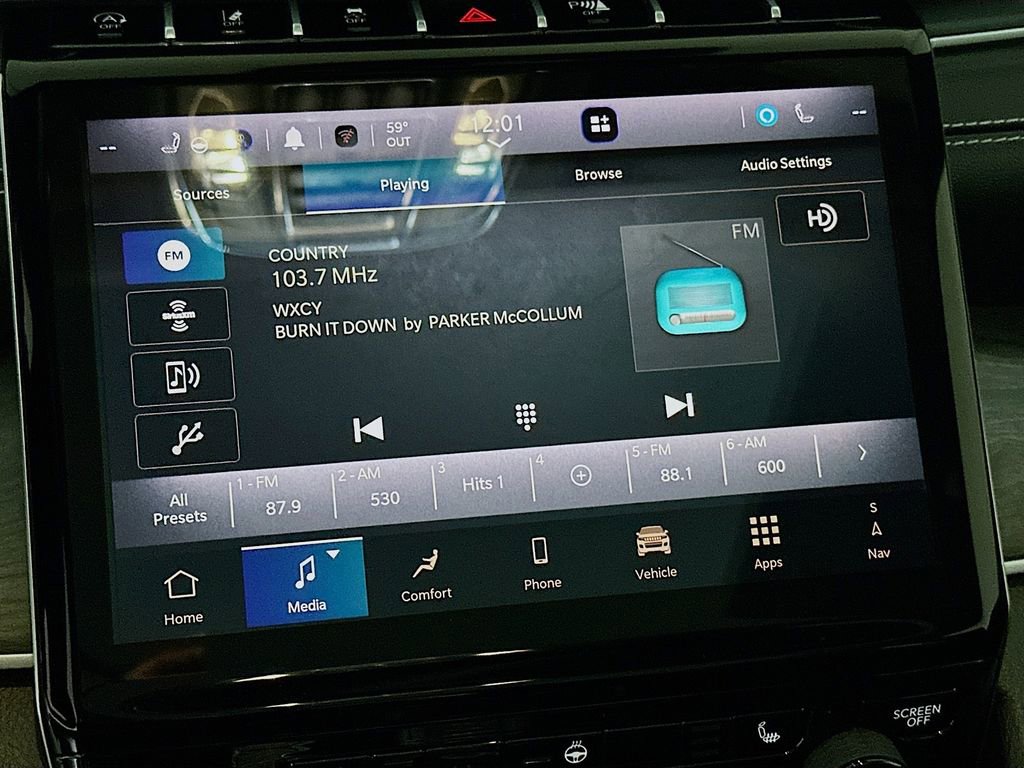 Certified 2024 Jeep Grand Cherokee Limited w/ Trailer Tow Package AWD/4WD image 17